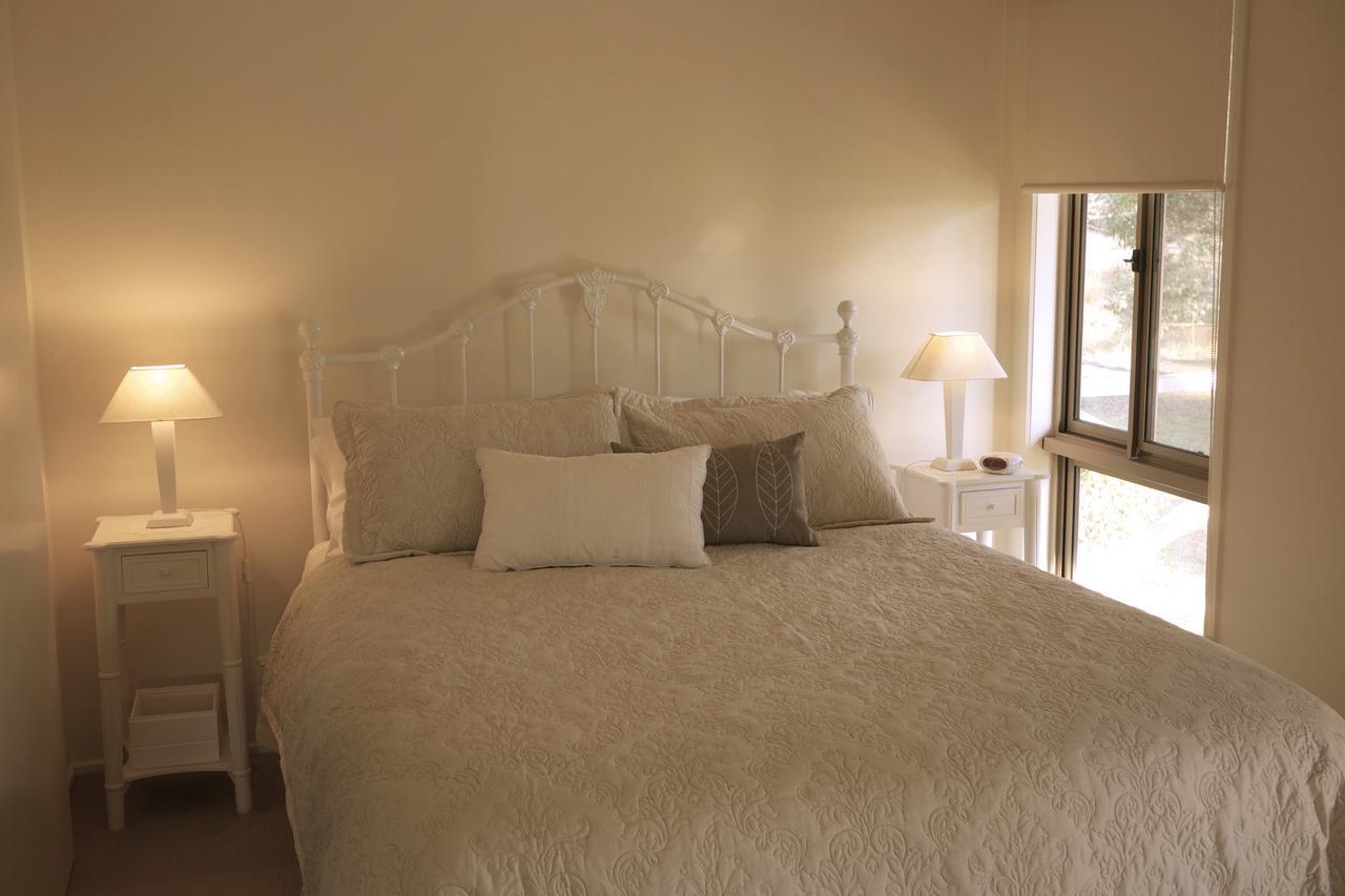 Little Lake Cottage Nyora Room photo