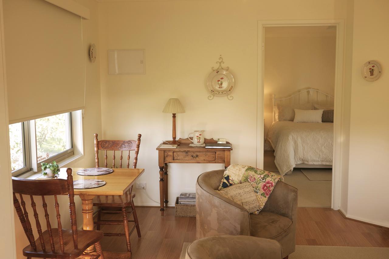 Little Lake Cottage Nyora Room photo