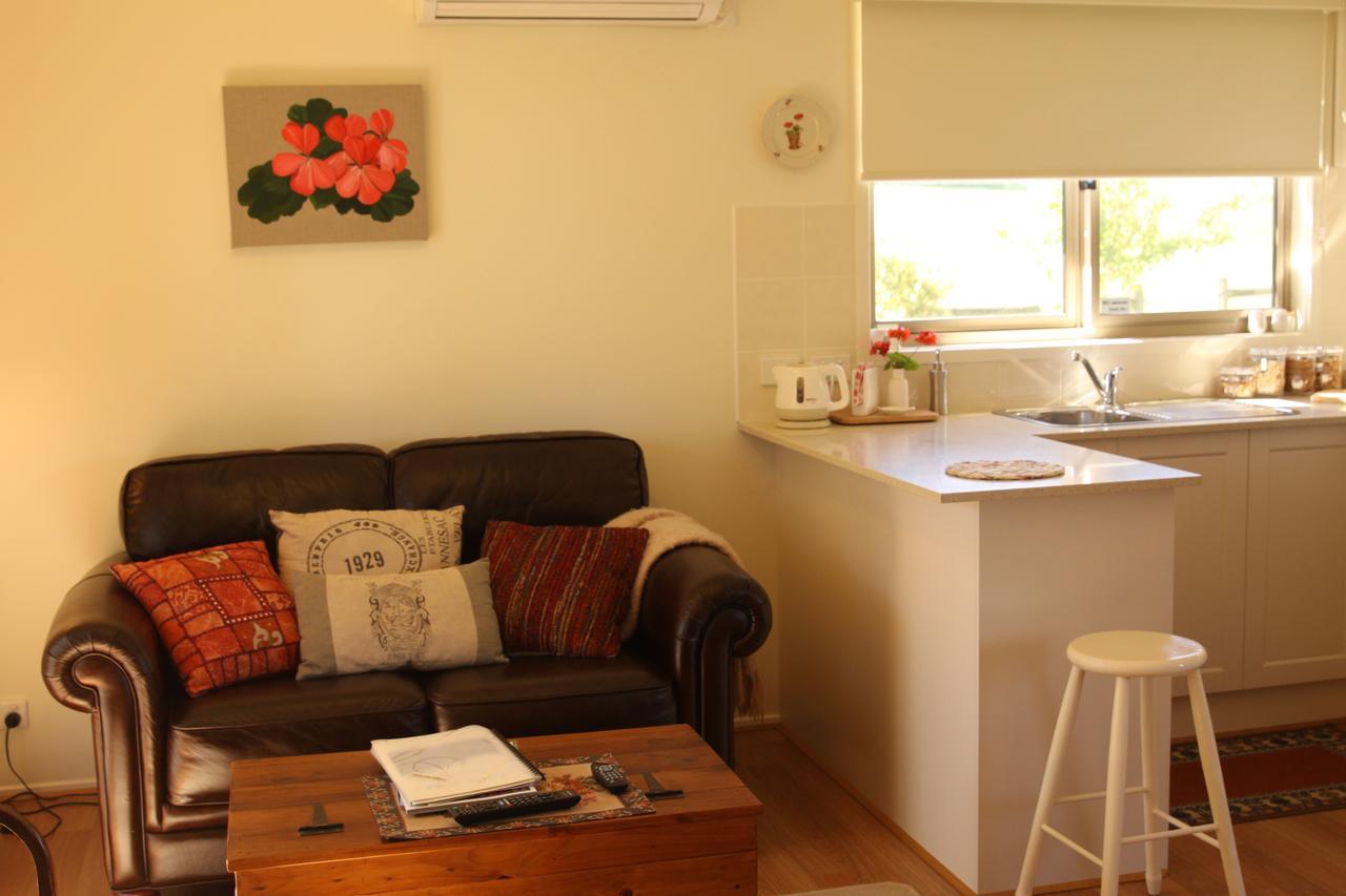 Little Lake Cottage Nyora Room photo