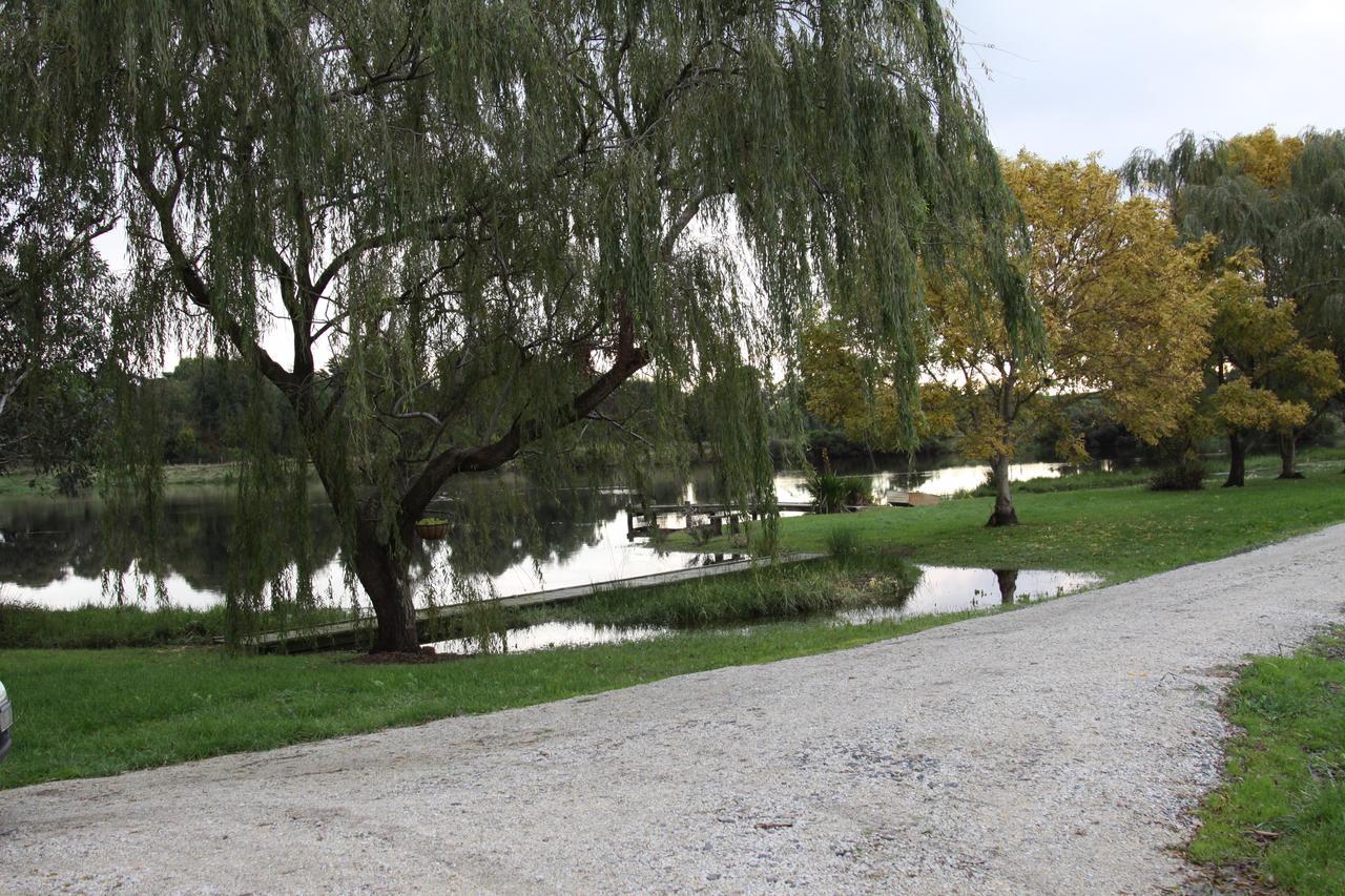 Little Lake Cottage Nyora Exterior photo