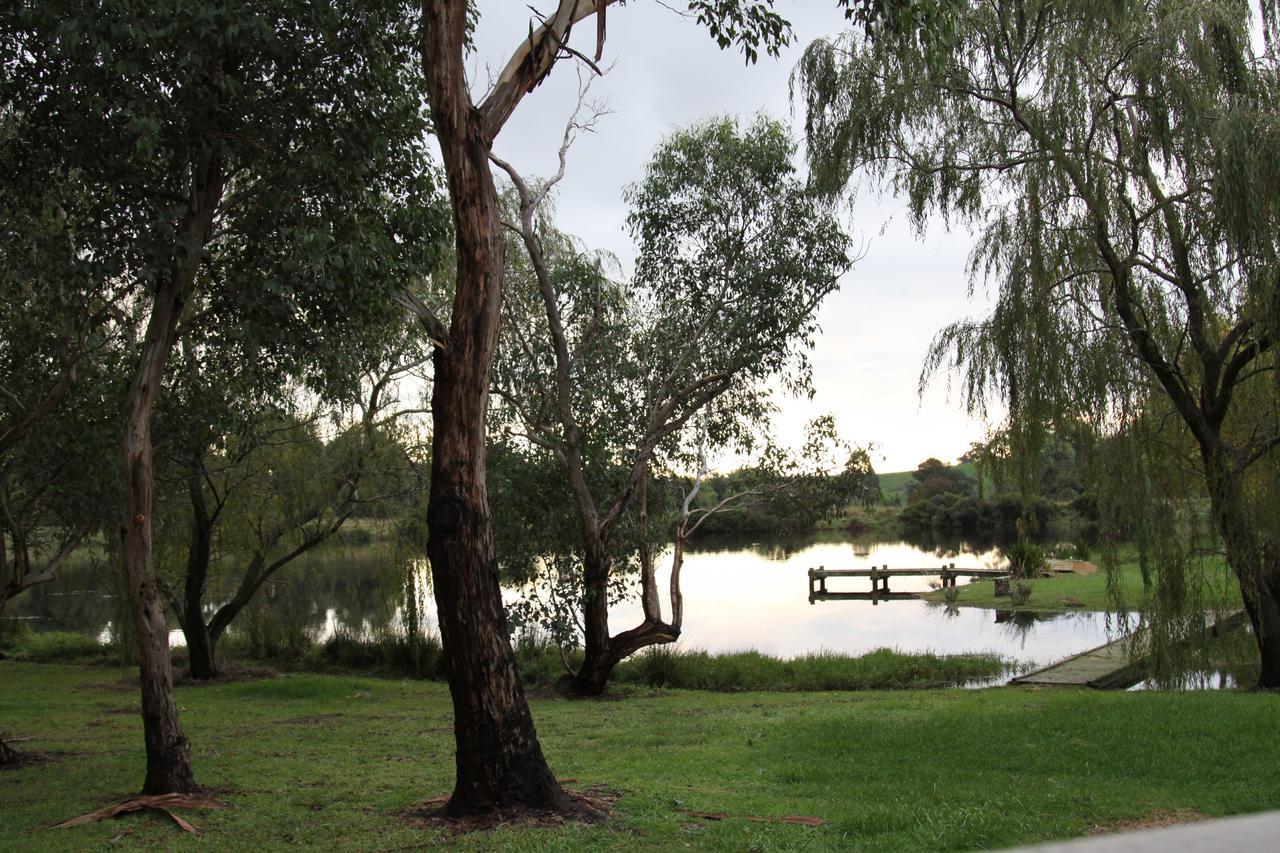 Little Lake Cottage Nyora Exterior photo