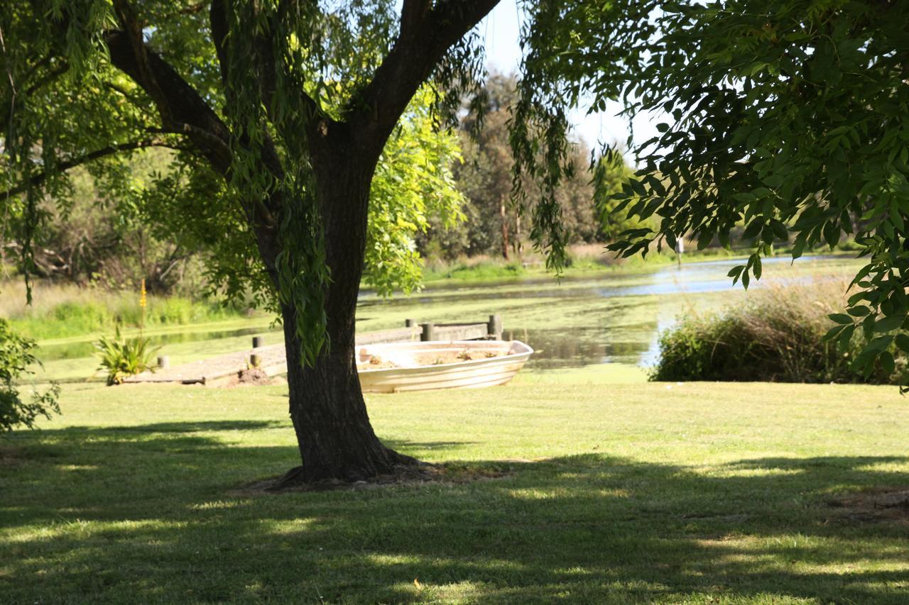 Little Lake Cottage Nyora Exterior photo